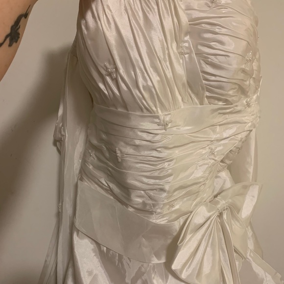 NWOT wedding dress - Picture 2 of 6